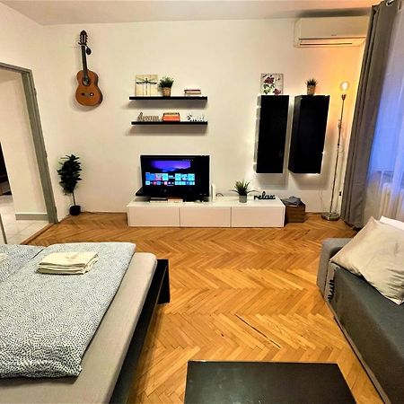 Apartment Helen - Old Town, Ac ブラチスラヴァ エクステリア 写真