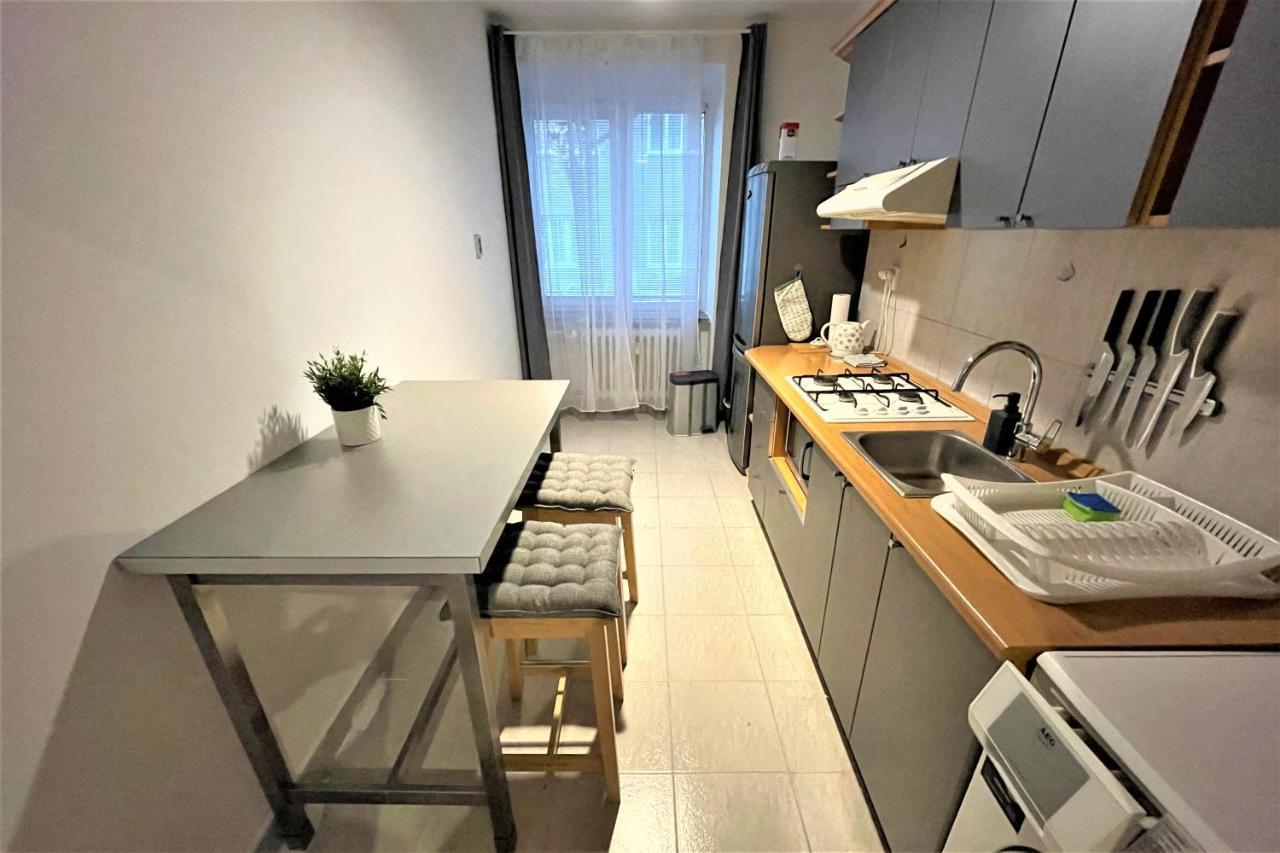 Apartment Helen - Old Town, Ac ブラチスラヴァ エクステリア 写真