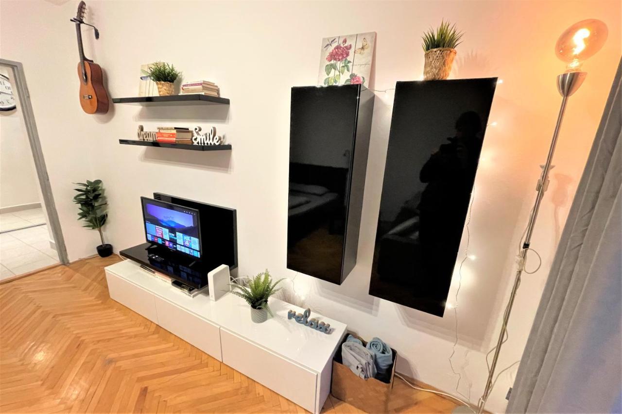 Apartment Helen - Old Town, Ac ブラチスラヴァ エクステリア 写真
