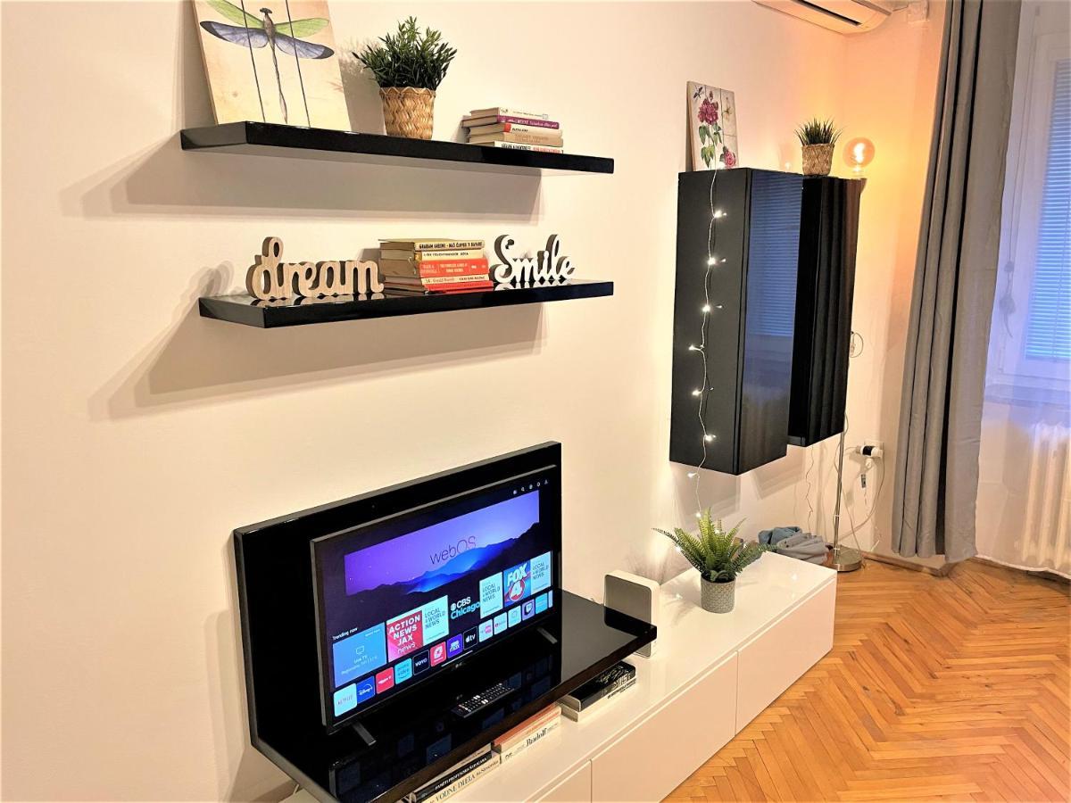 Apartment Helen - Old Town, Ac ブラチスラヴァ エクステリア 写真