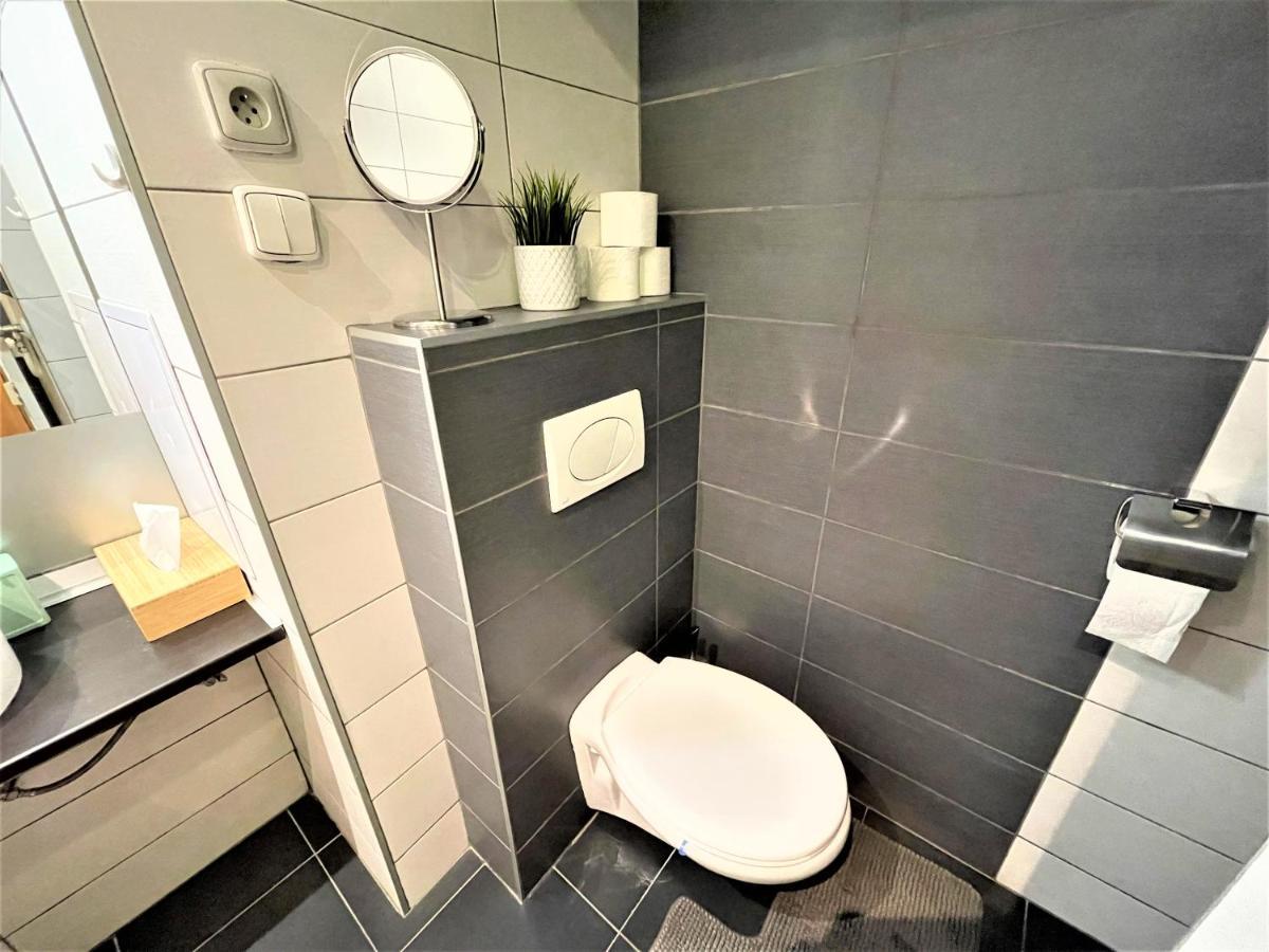 Apartment Helen - Old Town, Ac ブラチスラヴァ エクステリア 写真
